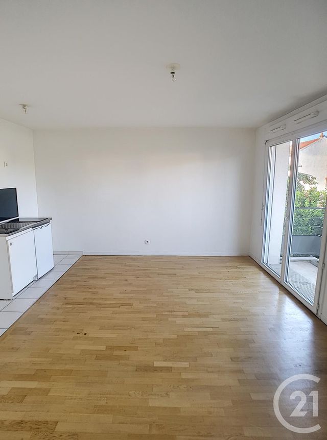 Appartement F1 à louer - 1 pièce - 30.87 m2 - DRANCY - 93 - ILE-DE-FRANCE - Century 21 Pierrimo Appartement F1 à louer - 1 pièce - 30.87 m2 - DRANCY - 93 - ILE-DE-FRANCE - Century 21 Pierrimo