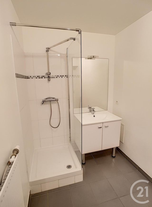 Appartement F1 à louer - 1 pièce - 30.87 m2 - DRANCY - 93 - ILE-DE-FRANCE - Century 21 Pierrimo Appartement F1 à louer - 1 pièce - 30.87 m2 - DRANCY - 93 - ILE-DE-FRANCE - Century 21 Pierrimo