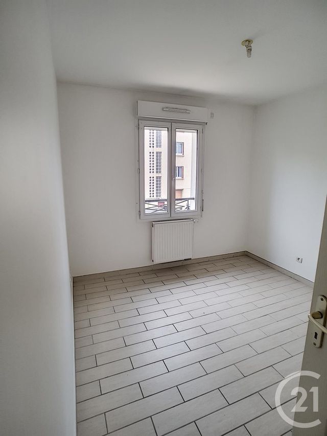 Afficher la photo en grand Appartement F4 à louer - 4 pièces - 102.37 m2 - DRANCY - 93 - ILE-DE-FRANCE - Century 21 Pierrimo