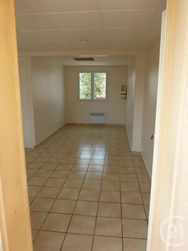 Appartement F3 à louer - 3 pièces - 31.89 m2 - DRANCY - 93 - ILE-DE-FRANCE - Century 21 Pierrimo