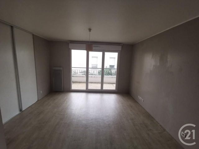 Appartement F2 à louer - 2 pièces - 40.87 m2 - DRANCY - 93 - ILE-DE-FRANCE - Century 21 Pierrimo