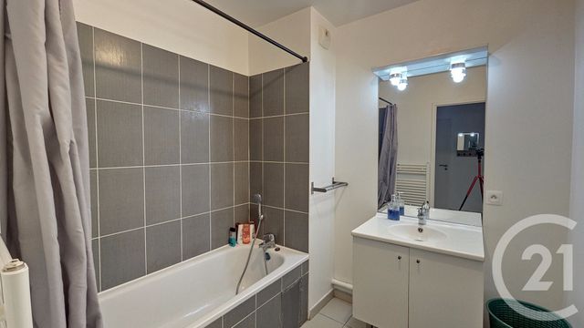 Appartement F2 à vendre - 2 pièces - 48.78 m2 - DRANCY - 93 - ILE-DE-FRANCE - Century 21 Pierrimo