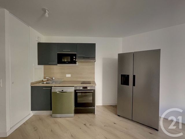 Afficher la photo en grand Appartement F2 à vendre - 2 pièces - 47.2 m2 - LE BOURGET - 93 - ILE-DE-FRANCE - Century 21 Pierrimo