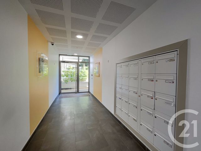 Afficher la photo en grand Appartement F2 à vendre - 2 pièces - 47.2 m2 - LE BOURGET - 93 - ILE-DE-FRANCE - Century 21 Pierrimo