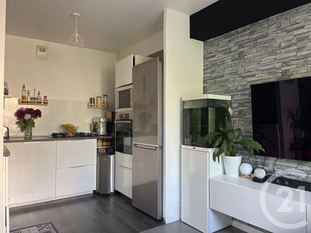 Afficher la photo en grand Appartement F4 à vendre - 4 pièces - 76.91 m2 - LE BLANC MESNIL - 93 - ILE-DE-FRANCE - Century 21 Pierrimo