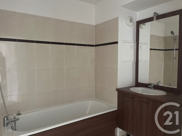 Afficher la photo en grand Appartement F3 à vendre - 3 pièces - 54.33 m2 - LE BLANC MESNIL - 93 - ILE-DE-FRANCE - Century 21 Pierrimo