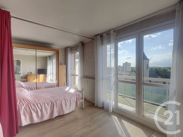 Afficher la photo en grand Appartement F1 à vendre - 1 pièce - 29.69 m2 - LE BOURGET - 93 - ILE-DE-FRANCE - Century 21 Pierrimo