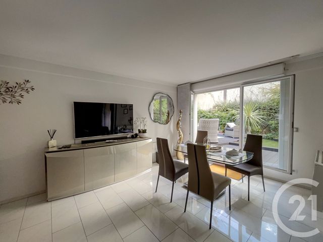 Appartement F5 à vendre - 5 pièces - 80.17 m2 - DRANCY - 93 - ILE-DE-FRANCE - Century 21 Pierrimo