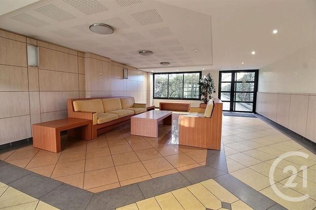 Afficher la photo en grand Appartement F3 à vendre - 3 pièces - 59.0 m2 - DRANCY - 93 - ILE-DE-FRANCE - Century 21 Pierrimo