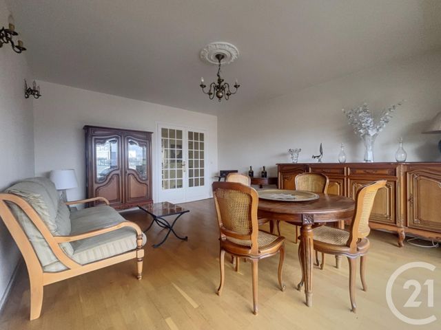 Appartement F3 à vendre - 3 pièces - 74.33 m2 - LE BOURGET - 93 - ILE-DE-FRANCE - Century 21 Pierrimo