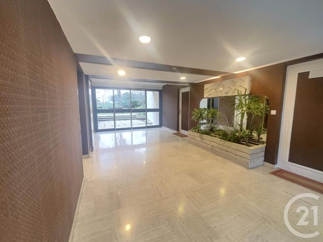 Appartement F3 à vendre - 3 pièces - 74.33 m2 - LE BOURGET - 93 - ILE-DE-FRANCE - Century 21 Pierrimo