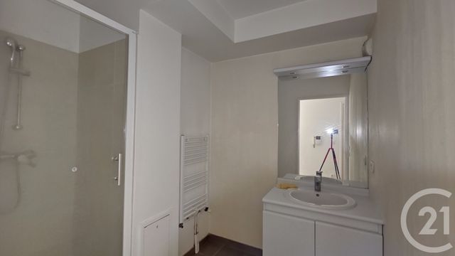 Appartement F2 à vendre - 2 pièces - 46.3 m2 - DRANCY - 93 - ILE-DE-FRANCE - Century 21 Pierrimo