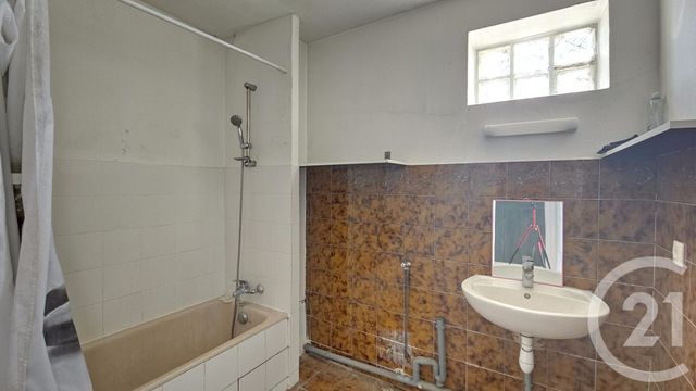 Appartement F2 à vendre - 2 pièces - 56.97 m2 - DRANCY - 93 - ILE-DE-FRANCE - Century 21 Pierrimo